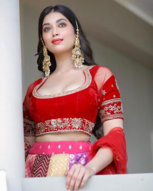 Digangana Suryavanshi Instagram - ❤️❤️❤️

Photographer - @portraitdeewana
Makeup & Hair - 
@makeoverbysejalthakkar
Outfit - @rajkumari_by_richahaware
Jewelry - @sejalcreation23
Team - @greenlight__media
Edited by @akashbhingare13

#diganganasuryavanshi
