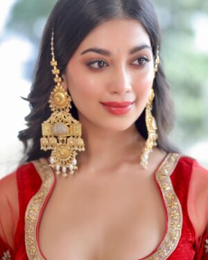 Digangana Suryavanshi Instagram - ❤️❤️❤️

Photographer - @portraitdeewana
Makeup & Hair - 
@makeoverbysejalthakkar
Outfit - @rajkumari_by_richahaware
Jewelry - @sejalcreation23
Team - @greenlight__media
Edited by @akashbhingare13

#diganganasuryavanshi