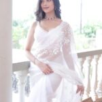 Digangana Suryavanshi Instagram - My fav 🎨🤍 Photographer - @portraitdeewana Makeup & Hair - @makeoverbysejalthakkar Outfit - @miraya_by_pooja_khosla Jewellery - @sejalcreation23 Team - @greenlight__media #diganganasuryavanshi