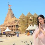 Digangana Suryavanshi Instagram - Har Har Mahadev 🙏🏻 Aap sabhi ko Maha Shivratri ki dheer sari shubhkamnaen 🙏🏻🙏🏻 #somnath #jyotirling Outfit :-@shivaliahmedabad PR:- @vblitzcommunications Somnath,gujarat