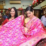 Ditipriya Roy Instagram - Where timeless elegance meets the contemporary diva ✨ Pratibha Di & Ditipriya Roy at the Grand launch of "Saptapuri", Wedding Collection'23 at our Rashbehari Store A mesmerizing bridal collection inspired from the seven holy cities of India, where each ensemble resembles a unique cultural and spiritual tapestry. Visit us know🛍️ And stay tuned to know more #SaatVachanPyaarKe #bridalcollection #bridalsaree #weavesofindia #weddingweaves #heritageweaves