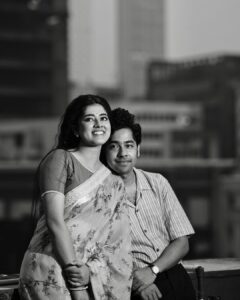 Ditipriya Roy Instagram - সাদা কালো শহরে কেবু আর মধুজার লাল নীল সংসার l আসছে ফেলে আসা এক ফালি সাদা কালো সময়ের রঙিন গল্প, বগলা মামা যুগ যুগ জিও মুক্তি পাচ্ছে এই ২৪ তারিখ l Trailer out now !