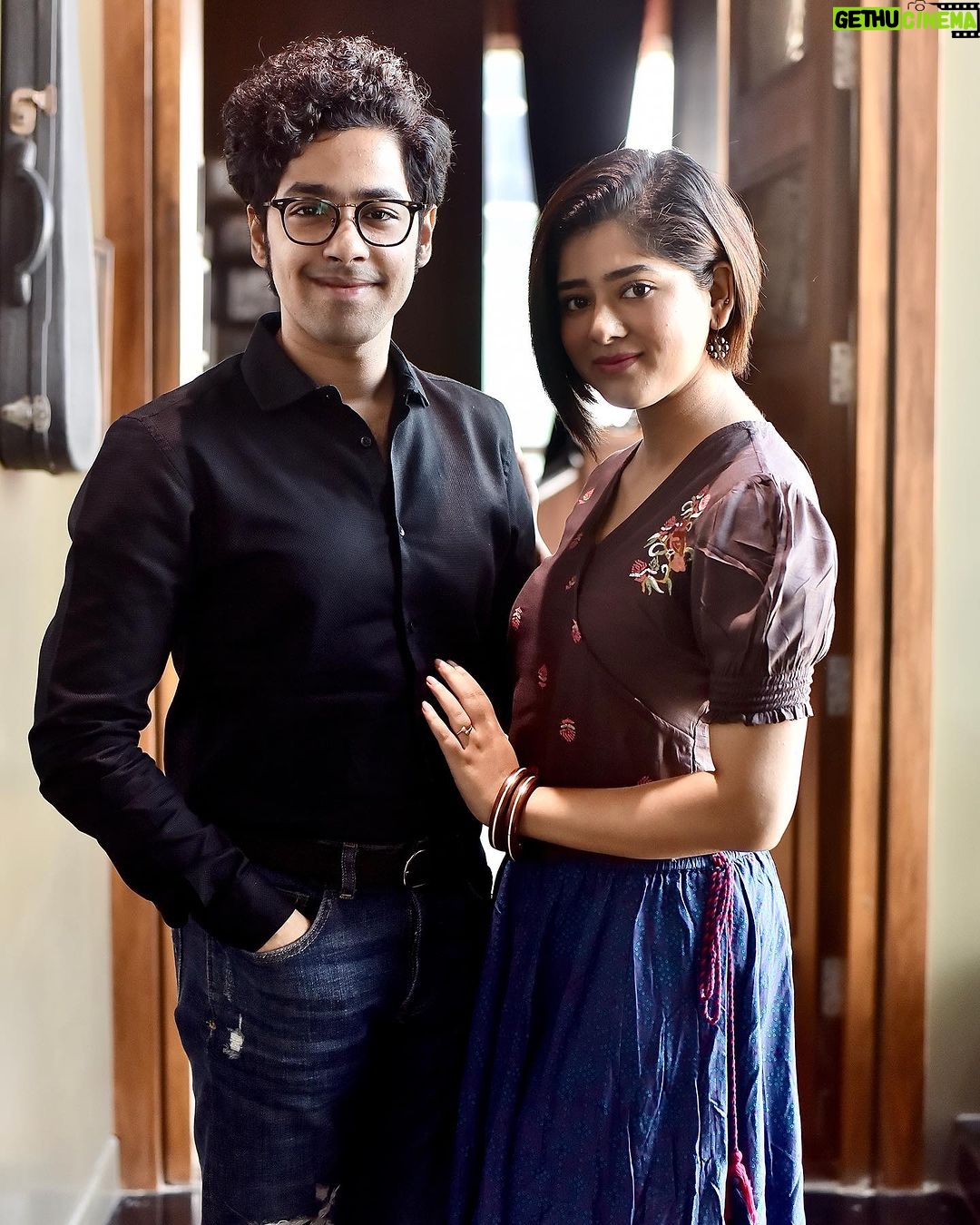 Ditipriya Roy Instagram - Dhrubo Banerjee, SVF , এবং আমাদের সকলের ছবি বগলা মামা যুগ যুগ জিও আসছে Hoichoi’তে, ৮ই মার্চ থেকে দেখা যাবে আমাদের এই মজার ছায়াছবি l @hoichoi.tv @svfsocial