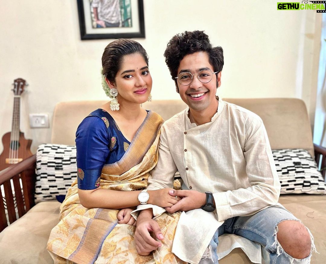Ditipriya Roy Instagram - বগলা মামার শুটিং করার সময় এবং পরে ছবিটা দেখার সময় আমরা হাসি থামাতে পারিনি এক মুহূর্তের জন্যেও , আশাকরি আপনাদের সকলের একই অনুভূতি হবে l আজকে মুক্তি পেয়েছে আমাদের ছবির নতুন গান, দেখে নিন না দেখে থাকলে l আসছি আমরা শিগগিরই l Ditipriya Roy Song link in bio