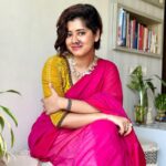 Ditipriya Roy Instagram - | দেবীপক্ষের সূচনা | 🙏🏻🩷 . . . . . . . . . . . 📷 মা . . . . #monday #mondayvibes #moods #pink #pujo #lookbook #ethnic #traditional #silver #positivity #peace #smile #loveyourself #instadaily #instafashion #instalove