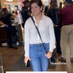 Ditipriya Roy Instagram - Ever smiling @roy_ditipriya spotted tonight in white shirt & denim at Palan Premiere ...Her cool & casual style statement always on mark 😎 #ootd #Ditipriya #palan #premiere #TOSpotted Kolkata - The City of Joy