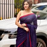 Ditipriya Roy Instagram - শত আলোকবর্ষ পার করেও থাকব অপেক্ষাতে, যদি সব গ্রহ তারা সাক্ষ্য দেয় তুমি ফিরবে, এই আশ্বাসে…… . . . . . . . . 📷 @debolinaadas 😘 . . . . . #sunday #saree #moments #colours #lyrics #mood #shorthair #posing #kajol #ethnicwear #ethnicjewellery #positivity #vibes #love #instadaily #instafashion #instamood #instalike