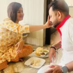 Ditipriya Roy Instagram – ভাইফোঁটা ❤️🪔🙏🏻
.
.
.
.
.
.
.
. @arjun_sarkar_3189 @kunalbanerjee17 @krishnendu__bhattacharjee
.
.
.
. #wednesday #bhaidooj #wednesdaywisdom #love #happines #peace #together #home #family #brothersister #sisterhood #ethnicwear #tradition #ritual #festivevibes #instadaily #instagood #instalove #instalike