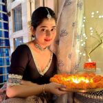 Ditipriya Roy Instagram - Let there be light 🪔✨ . . . . . . Happy Diwali ❤️ . . . . . 📷 Maa . . . . . . #diwali #diwali2023 #diwalivibes #sunday #lookbook #lahenga #home #decoration #lights #diya #mood #jewellery #nomakeuplook #fashion #posing #love #peace #happysoul #instamood #instadaily #instafashion #instagood #instalike