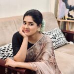 Ditipriya Roy Instagram - फेरों ना नज़र से नज़रिया… ✨♥️ . . . . . . . . . 📷 @debolinaadas . . . . #sunday #moments #saree #lookbook #fashion #style #bindi #eyes #spark #peace #love #loveyourself #mood #sundaymornings #sundayvibes #photodump #instalike #instadaily #instalove #instamood #instafashion #instaphoto