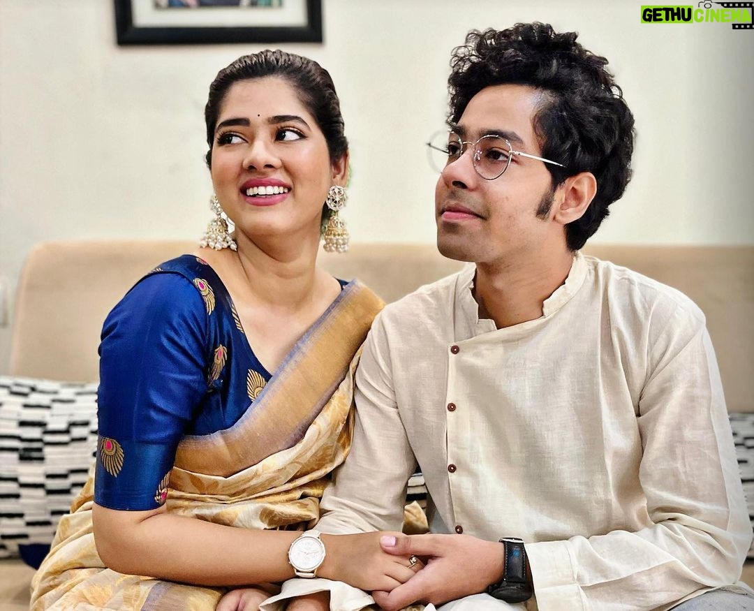 Ditipriya Roy Instagram - বগলা মামার শুটিং করার সময় এবং পরে ছবিটা দেখার সময় আমরা হাসি থামাতে পারিনি এক মুহূর্তের জন্যেও , আশাকরি আপনাদের সকলের একই অনুভূতি হবে l আজকে মুক্তি পেয়েছে আমাদের ছবির নতুন গান, দেখে নিন না দেখে থাকলে l আসছি আমরা শিগগিরই l Ditipriya Roy Song link in bio