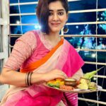 Ditipriya Roy Instagram - | শুভ কোজাগরী লক্ষ্মীপূজো | 🙏🏻 . . . . . . . . . . 📷 @abhijitdey2809 @debolinaadas ❤️ . . . . . #lakkhipujo #saree #preparation #tradition #bengali #ritual #ethinicwear #traditionalsaree #lookbook #saturday #saturday #saturdaymood #saturdayvibes #instabook #instadaily #instagood