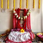 Ditipriya Roy Instagram - WHAT A MAGNIFICENT DAY IT WAS!!! I grew up watching my Pipi (my Aunt) offering prayers to the Goddess during the pujas. Her intonation while chanting the mantras used to give us goosebumps. Even today, I recall the positivity of that spiritual aura created by Pipi with her hymns. Whether the prayers were offered by a male or a female priest, it never made a difference in my mind. It has always been the same for me. In 2011, Pipi left us. Since then, I could never quite capture that same feeling until today when I had the opportunity to witness Dr. Nandini Bhowmick and her team Shubhamastu enchanting the powerful mantras before Goddess Durga. Today, we not only offered prayers to Maa Durga but also were enlightened by her power as women. What could be a better way to start Durga Puja? দেবীদের সঙ্গে দেবীপক্ষের সূচনা 🙏🏻♥️