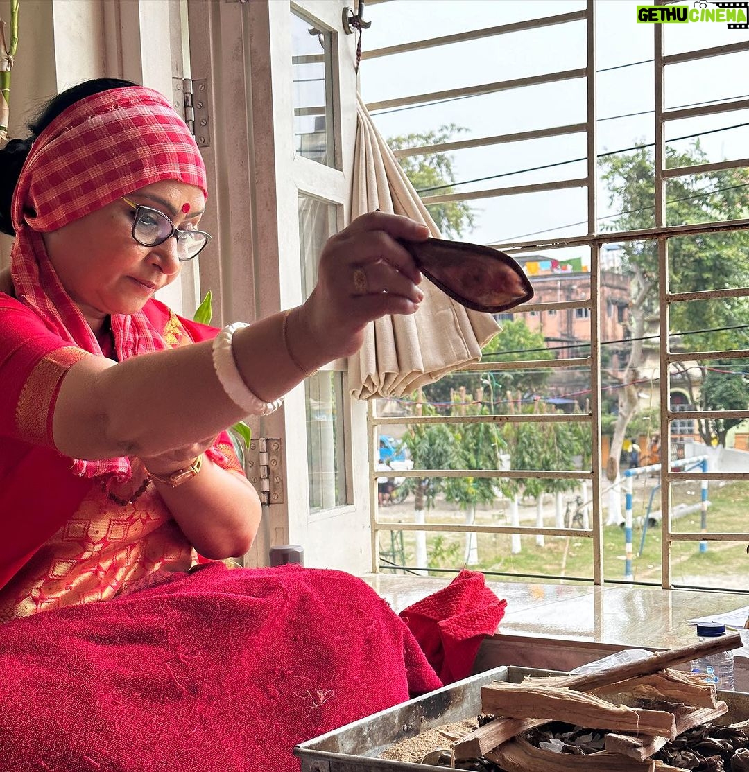 Ditipriya Roy Instagram - WHAT A MAGNIFICENT DAY IT WAS!!! I grew up watching my Pipi (my Aunt) offering prayers to the Goddess during the pujas. Her intonation while chanting the mantras used to give us goosebumps. Even today, I recall the positivity of that spiritual aura created by Pipi with her hymns. Whether the prayers were offered by a male or a female priest, it never made a difference in my mind. It has always been the same for me. In 2011, Pipi left us. Since then, I could never quite capture that same feeling until today when I had the opportunity to witness Dr. Nandini Bhowmick and her team Shubhamastu enchanting the powerful mantras before Goddess Durga. Today, we not only offered prayers to Maa Durga but also were enlightened by her power as women. What could be a better way to start Durga Puja? দেবীদের সঙ্গে দেবীপক্ষের সূচনা 🙏🏻♥️