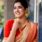 Ditipriya Roy Instagram - । শুভ শারদীয়া । ❤️🙏🏻 . . . . . . . . 📷 @a_fine_photographer @sourav3934 . . . . #saturday #saturdayvibes #saree #bengalilook #tradition #traditional #lookbok #pujo #mood #sarodiya #mahalaya #pujovibes #fashion #love #instafashion #instalike #instadaily