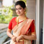 Ditipriya Roy Instagram - । শুভ শারদীয়া । ❤️🙏🏻 . . . . . . . . 📷 @a_fine_photographer @sourav3934 . . . . #saturday #saturdayvibes #saree #bengalilook #tradition #traditional #lookbok #pujo #mood #sarodiya #mahalaya #pujovibes #fashion #love #instafashion #instalike #instadaily