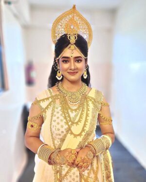 Ditipriya Roy Instagram - দেখুন নবপত্রিকায়ে দেবীবরণ , কাল ঠিক ভোর ৫ টায়ে জি বাংলায়……. 
.
.
.
.
.
.
. #mahalaya #devi #parvati #mahalakshmi #mahasaraswati #mahakali #lookbook #goddess #behindthescenes #positivity #instadaily #instamood #instalove
