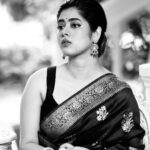 Ditipriya Roy Instagram - वोह तेरे मेरे इश्क़ का इक शायराना दौर सा था, वो में भी कोई और ही थी वो तू भी कोई और ही था . . . . . . . . . . 📷 @subhadeep.dhar . 💄 @ameeth_dash . 👗 @sampurna_dey_100 . . . . #saturday #mood #saree #retro #lookbook #bun #messybun #fashion #positivity #peace #smile #traditional #saturdayvibes #instadaily #instafashion #instamood Nihar on the Ganges
