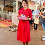 Ditipriya Roy Instagram - । শুভ গণেশ চতুর্থী । 🙏🏻❤️ . . . . . . . . . . 📷 @abhijitdey2809 . . . . #mumbai #siddhivinayak #temple #ganesh #ganeshchaturthi #lookbook #mood #dayout #festive #festiveseason #festivevibes #instadaily #instamood #instalike Mumbai, Maharashtra