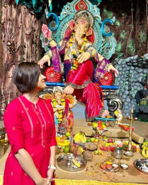 Ditipriya Roy Instagram - । শুভ গণেশ চতুর্থী । 🙏🏻❤️
.
.
.
.
.
.
.
.
.
. 📷 @abhijitdey2809 
.
.
.
. #mumbai #siddhivinayak #temple #ganesh #ganeshchaturthi #lookbook #mood #dayout #festive #festiveseason #festivevibes #instadaily #instamood #instalike