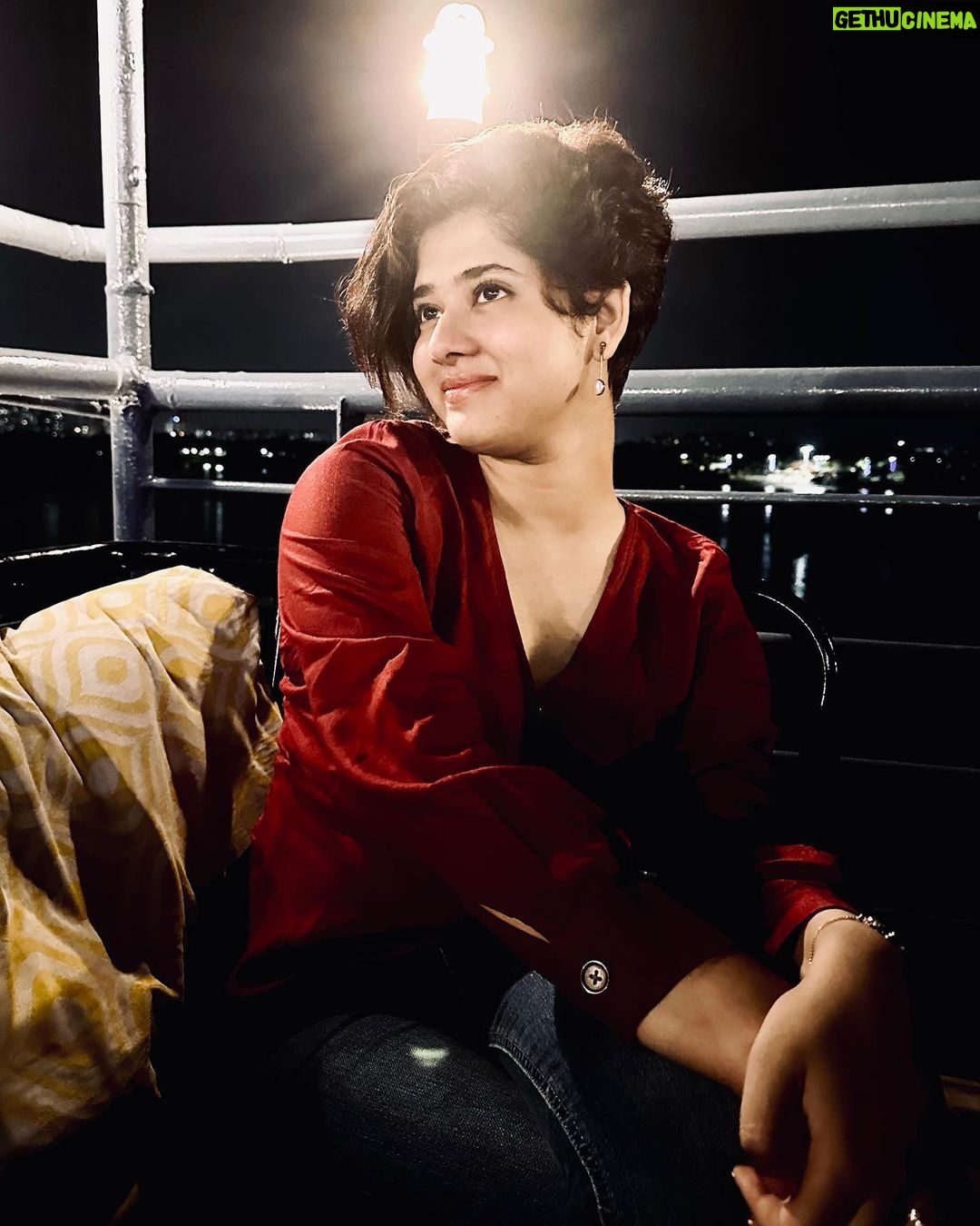 Ditipriya Roy Instagram - I speak to the stars sometimes. They don't talk back, but they listen…… 💫 ♥️ . . . . . . . . . . #evening #riverside #sunday #positivity #mood #stars #posing #happiness #love #selflove #shorthair #goals #sundayvibes #instadaily #instamood #instalike