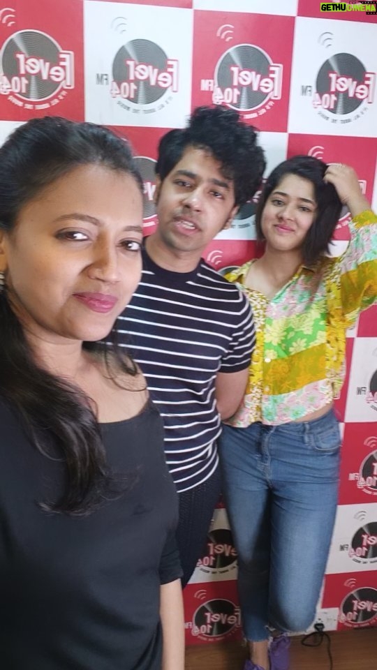 Ditipriya Roy Instagram - How they have mastered the art of handling the trollers ! Jio mama! Their film #boglamamajugjugjio has just released ! Go and watch at ur nearest theatres ! #instagram #instafeed #funtimes