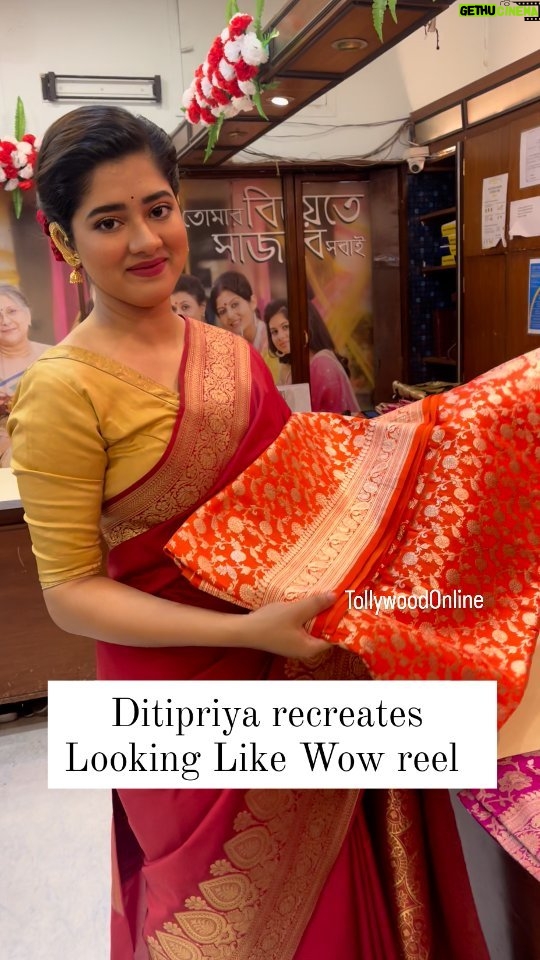 Ditipriya Roy Instagram - Gorgeous @roy_ditipriya recreates the #trending #LookingLikeWOW saree reel and we are loving it and you ?? 😀 ♥️ #TOSpotted #Saree #trending
