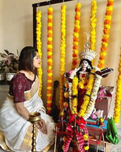 Ditipriya Roy Instagram - || শুভ বসন্তপঞ্চমী || 🙏🏻♥️ . . . . . . . . 📷 @dwijitalize ♥️ . . . #basantpanchami #saraswati #lookbook #bengali #ethnic #saree #sareelove #shorthair #goals #love #peace #mood #fashion #style #wednesday #wednesdaywisdom #instadaily #instalike #instamood #instafashion #instamood #instalove