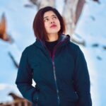 Ditipriya Roy Instagram - When she was just a girl, she expected the world But it flew away from her reach So she ran away in her sleep and dreamed of PARADISE ❄️❤️ . . . . . . . . . . . . #thursday #snow #paradise #nature #hills #mountaintop #candid #rejuvenation #tranquility #trip #familytrip #selflove #chilling #lyrics #mood #lookbook #kashmir #moutainlovers #instadaily #instamood #instalike #instagram #instacool Sonmarg, Kashmir