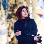 Ditipriya Roy Instagram - When she was just a girl, she expected the world But it flew away from her reach So she ran away in her sleep and dreamed of PARADISE ❄️❤️ . . . . . . . . . . . . #thursday #snow #paradise #nature #hills #mountaintop #candid #rejuvenation #tranquility #trip #familytrip #selflove #chilling #lyrics #mood #lookbook #kashmir #moutainlovers #instadaily #instamood #instalike #instagram #instacool Sonmarg, Kashmir