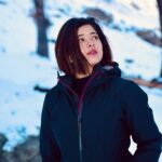 Ditipriya Roy Instagram - When she was just a girl, she expected the world But it flew away from her reach So she ran away in her sleep and dreamed of PARADISE ❄️❤️ . . . . . . . . . . . . #thursday #snow #paradise #nature #hills #mountaintop #candid #rejuvenation #tranquility #trip #familytrip #selflove #chilling #lyrics #mood #lookbook #kashmir #moutainlovers #instadaily #instamood #instalike #instagram #instacool Sonmarg, Kashmir