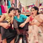 Ditipriya Roy Instagram - বগলা মামা কিন্তু তার দলবল নিয়ে এসে গেছে হইচই তে , তাই সপরিবারে আজই দেখে ফেলুন বগলা মামা যুগ যুগ জিও শুধুমাত্র @hoichoi.tv তে ! ♥️ . . . . . . . . . . . . . . #newfilm #boglamama #hoichoi #svf #behindthescenes #lookbook #character #happiness #comedy #love #tuesday #tuesdaythoughts #positivity #bonding #onscreen #offscreen #instadaily #instamood #instalove #instacool #instaphoto
