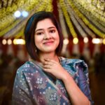 Ditipriya Roy Instagram - क्या कहे दिल से,धड़कनें पागल सुन लो क्या बोले,सांसों की हलचल… ✨ . . . . . . . . . . 📷 @rb_photography999 . . . . . #monday #mondaymood #blue #colour #haircolour #shorthair #dressedup #bengali #fun #food #love #winter #january #colours #lights #warmth #mood #lookbook #fashionstyle #instadaily #instafashion #instamood #instalike #instalove