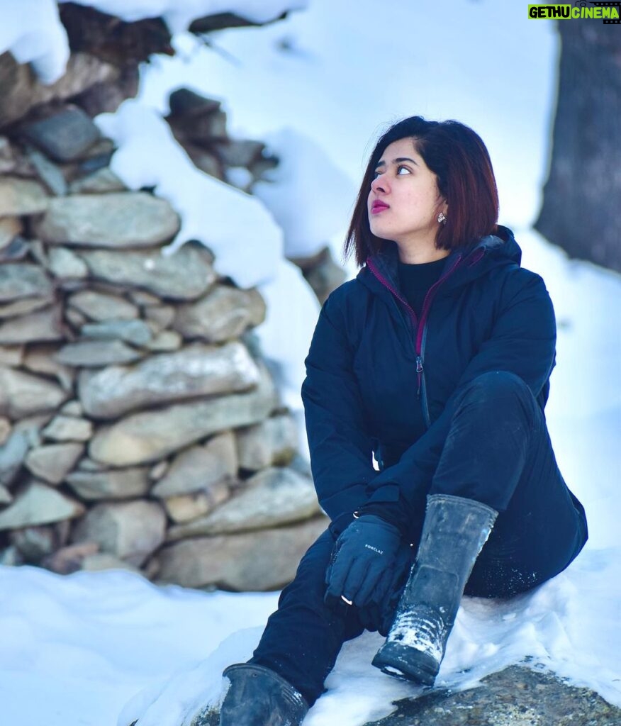 Ditipriya Roy Instagram - If you’re lost and feel alone Circumnavigate the globe All you ever have to hope for too 🌲❄️🏔️♥️ . . . . . . . . . . . . #friday #mountain #naturelovers #tour #kashmirtourism #trek #black #snow #snowflakes #shades #mood #posing #love #fashion #photo #fridayvibes #familytrip #throwback #look #instadaily #instamood #instalike #instacool #instatravel