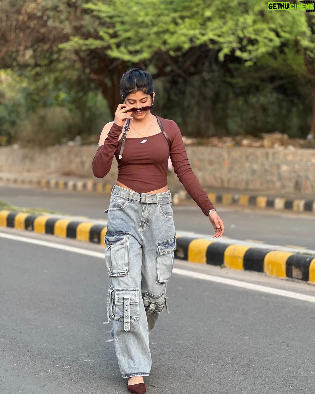 Divya Sharma - 200.9K Likes - 🤎𝘖 𝘈𝘢𝘬𝘩 𝘔𝘪𝘭𝘢𝘬𝘦 𝘋𝘪𝘭 𝘋𝘦𝘩𝘭𝘢𝘢𝘬𝘦 𝘎𝘢𝘺𝘢 𝘒𝘢𝘢𝘭𝘫𝘢 𝘒𝘢𝘢𝘵 𝘙𝘦 𝘞𝘰🤎
#divyaofficial09
#diamondsofdivya