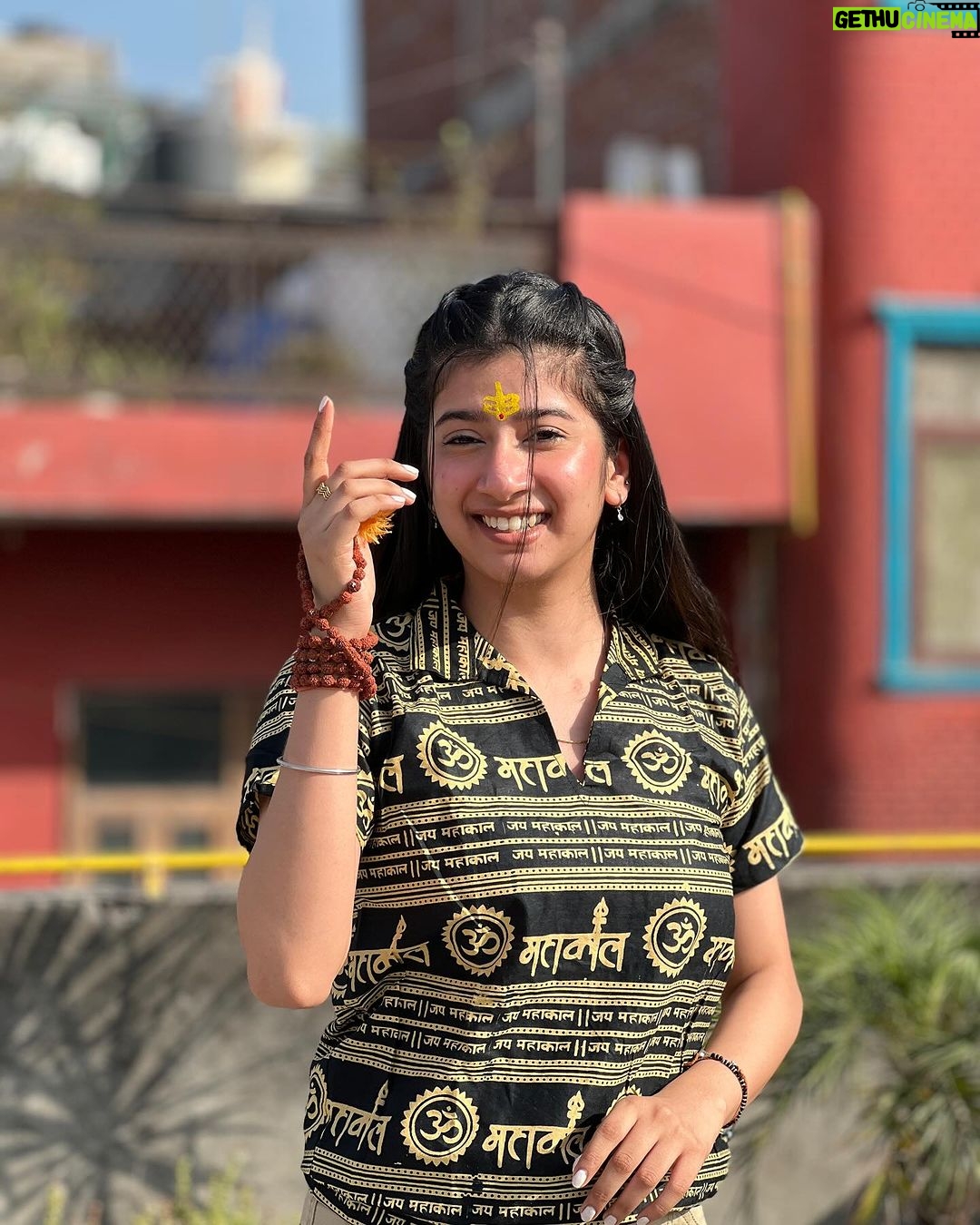 Divya Sharma - 386.6K Likes - 🕉️🔱ॐ भोले 🕉️🔱
