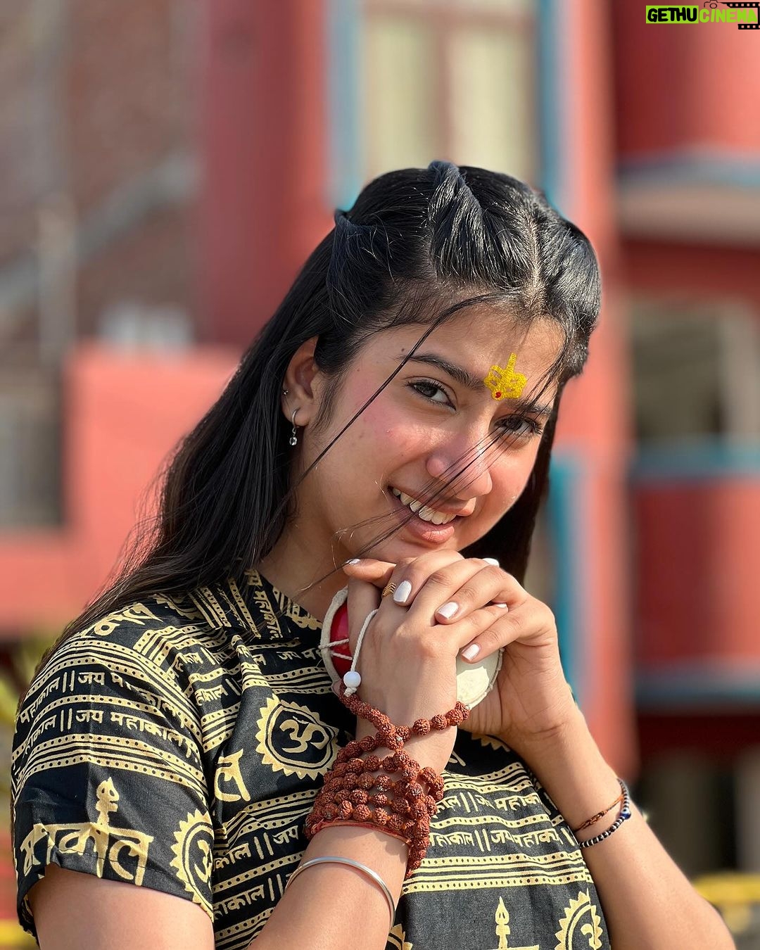 Divya Sharma - 386.6K Likes - 🕉️🔱ॐ भोले 🕉️🔱