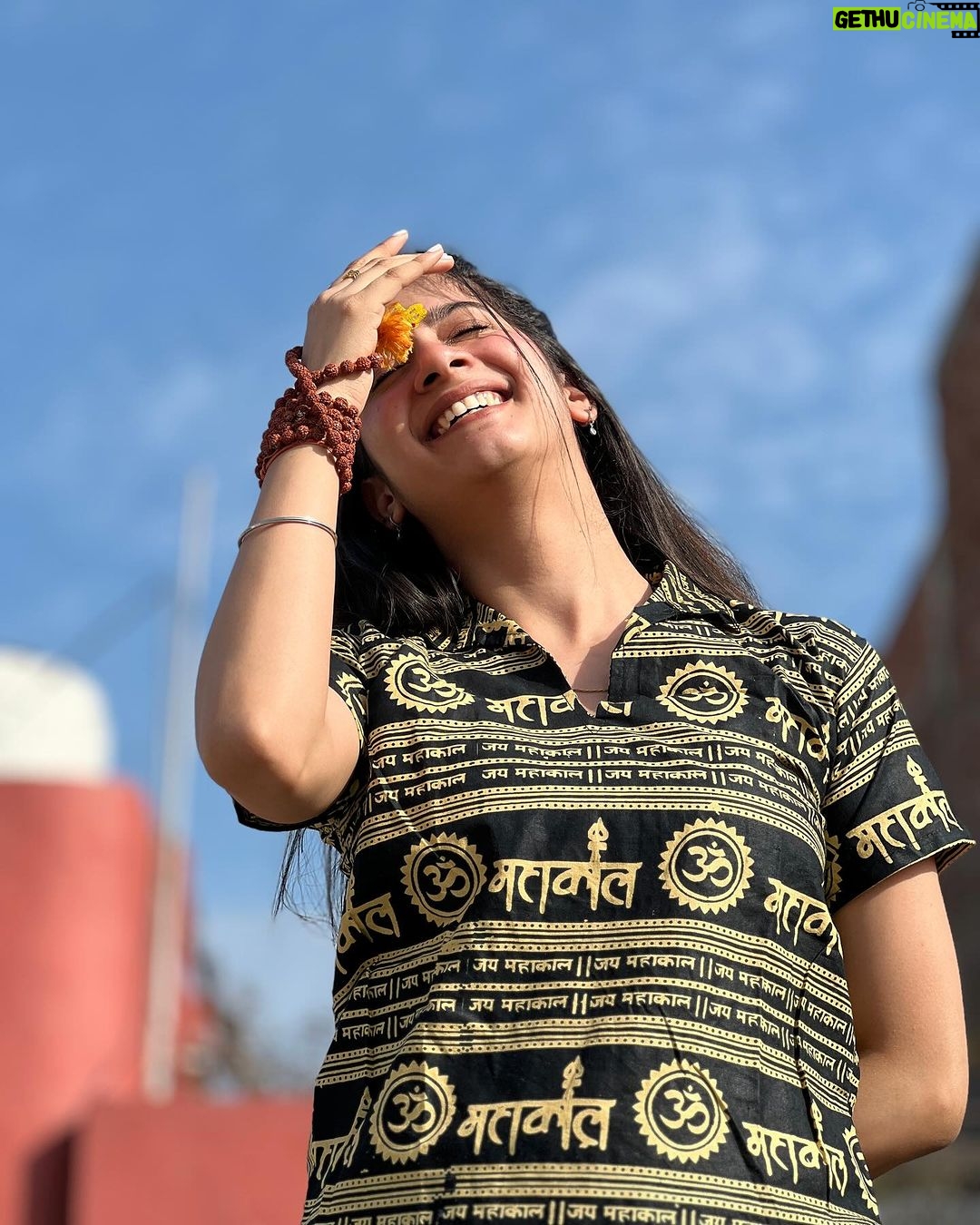 Divya Sharma - 386.6K Likes - 🕉️🔱ॐ भोले 🕉️🔱