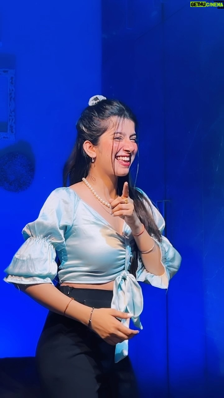 Divya Sharma Instagram - 𝗗𝗶𝗹 𝗸𝗿𝘁𝗮 𝗵𝗮𝗶 𝘀𝗵𝗼𝗼𝗿🙉😉 #divyaofficial09 #diamondsofdivya . . #reelitfeelit #reelkrofeelkro #explore #saiji #reelsinstagram #reelsvideo #reelsindia #reelsviral #reelsinsta #reelslovers #trendingreels #viralreels #fyp