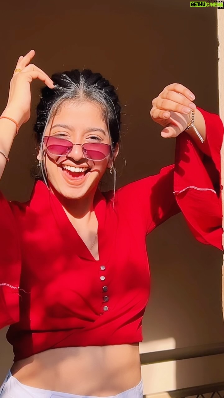 Divya Sharma - 391.5K Likes - 𝐓𝐮 𝐦𝐞𝐫𝐚 𝐫𝐨𝐥𝐥 𝐝𝐞𝐤𝐡𝐢𝐲𝐞 😈
#divyaofficial09 #diamondsofdivya
.
.
#reelitfeelit #reelkrofeelkro #explore #saiji #reelsinstagram #reelsvideo #reelsindia #reelsviral #reelsinsta #reelslovers #trendingreels #viralreels #fyp