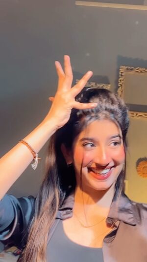 Divya Sharma Instagram - 👑😈𝐇𝐦𝐚𝐫𝐞 𝐣𝐞𝐬𝐚 𝐤𝐨𝐧 𝐡𝐚𝐢
#divyaofficial09 #diamondsofdivya 
.
.
#reelitfeelit #reelkrofeelkro #explore #saiji #reelsinstagram #reelsvideo #reelsindia #reelsviral #reelsinsta #reelslovers #trendingreels #viralreels #fyp