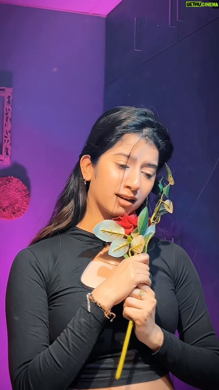 Divya Sharma Instagram - ⛈️‼️𝐓𝐫𝐚𝐧𝐬𝐢𝐭𝐢𝐨𝐧 𝐚𝐥𝐞𝐫𝐭‼️⛈️