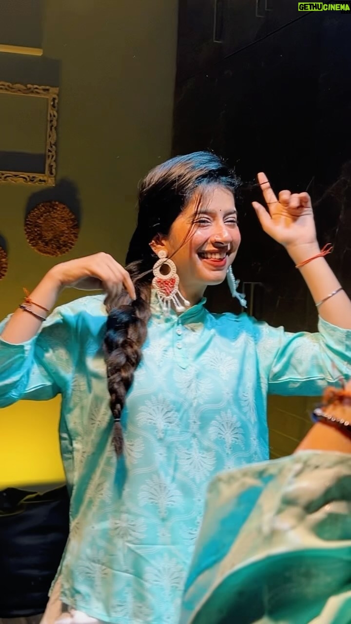 Divya Sharma Instagram - šššš«šš² š¦šš«š¢š¢š¢š¢š¢ šš #divyaofficial09 #diamondsofdivya . . #reelitfeelit #reelkrofeelkro #explore #saiji #reelsinstagram #reelsvideo #reelsindia #reelsviral #reelsinsta #reelslovers #trendingreels #viralreels #fyp