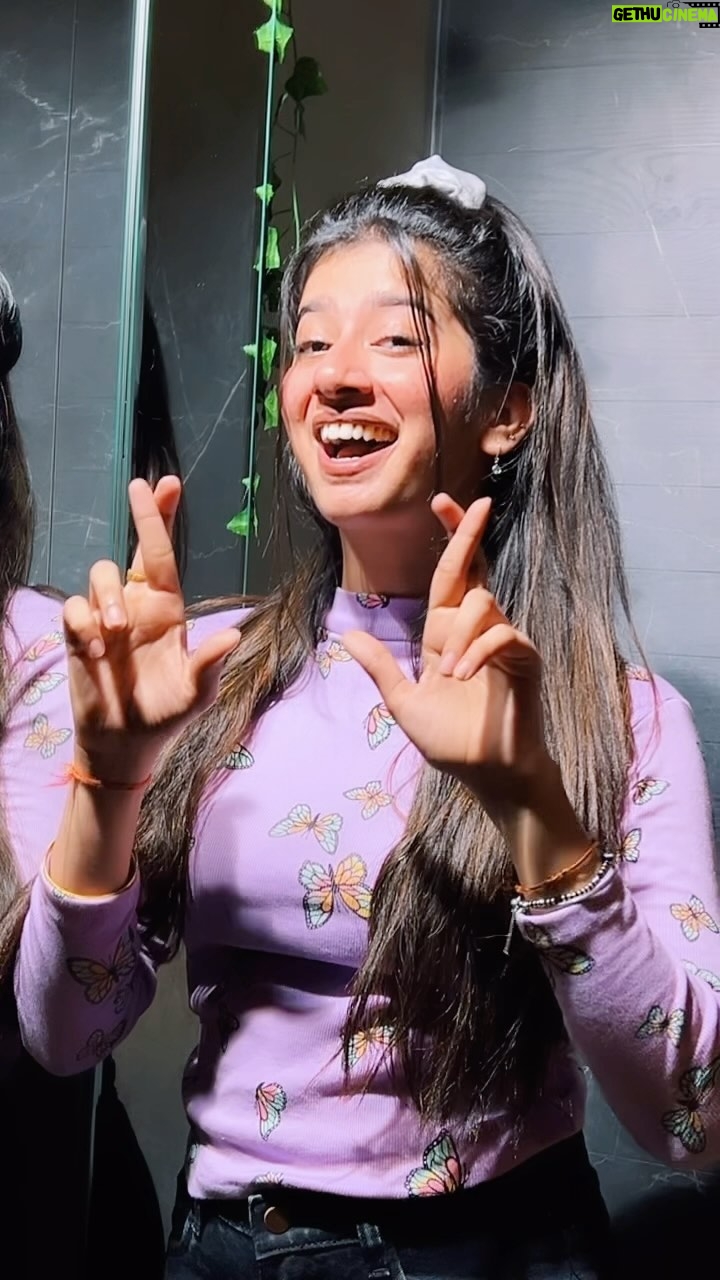 Divya Sharma Instagram - 🥹🤞🏻 #divyaofficial09 #diamondsofdivya . . #reelitfeelit #reelkrofeelkro #explore #saiji #reelsinstagram #reelsvideo #reelsindia #reelsviral #reelsinsta #reelslovers #trendingreels #viralreels #fyp