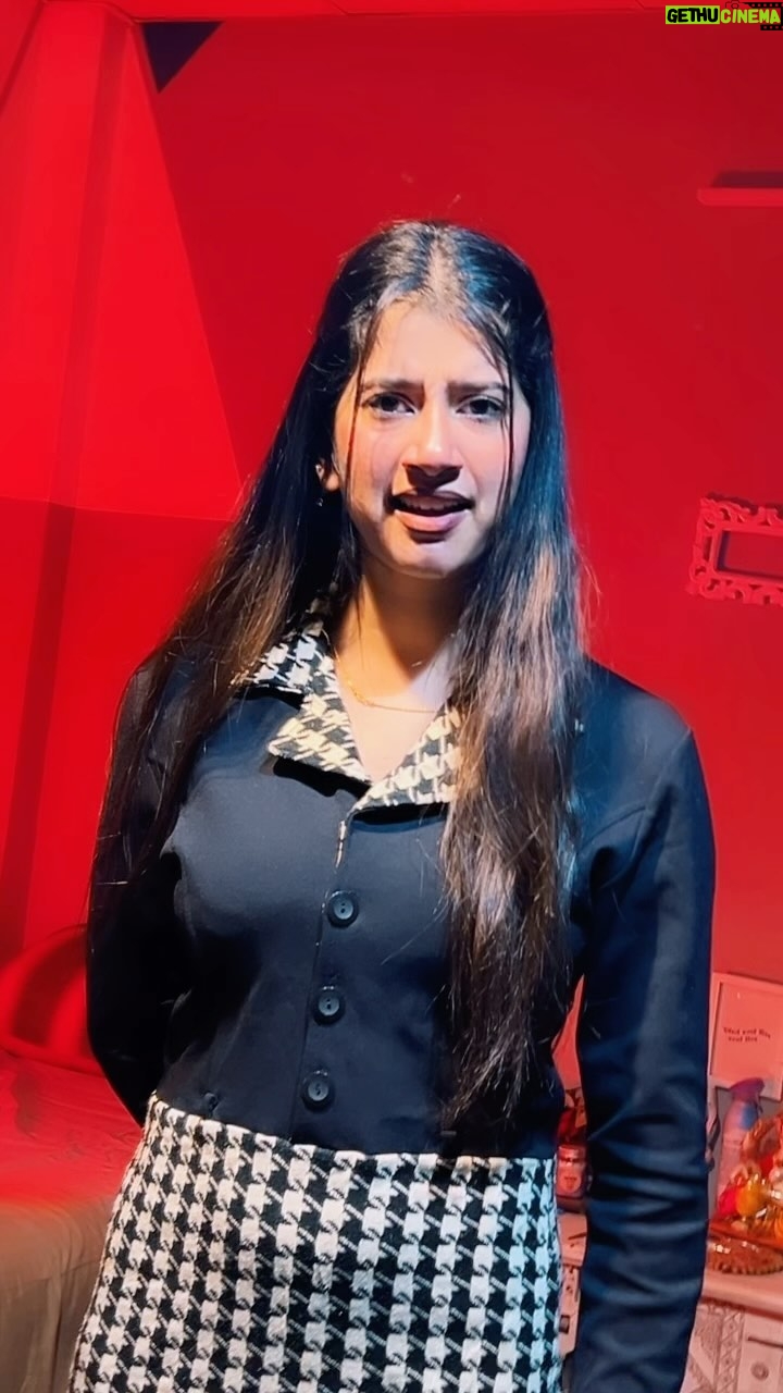 Divya Sharma Instagram - πππ’ π©ππ«ππ‘ππ§ π¦ππ§ππ«π’ π‘ππ’π’π’π’ #divyaofficial09 #diamondsofdivya . . #reelitfeelit #reelkrofeelkro #explore #saiji #reelsinstagram #reelsvideo #reelsindia #reelsviral #reelsinsta #reelslovers #trendingreels #viralreels #fyp