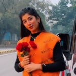 Divya Sharma Instagram – 𝗗𝗶𝗹 𝗮𝗮𝗹𝗶 𝗯𝗮𝗮𝘁 𝗻𝗲 𝘇𝘂𝗯𝗮𝗻 𝗽𝗲 𝘃𝗼 𝗿𝗮𝗸𝗵𝗲🧡🙌🏻
.
.
@reels.factory