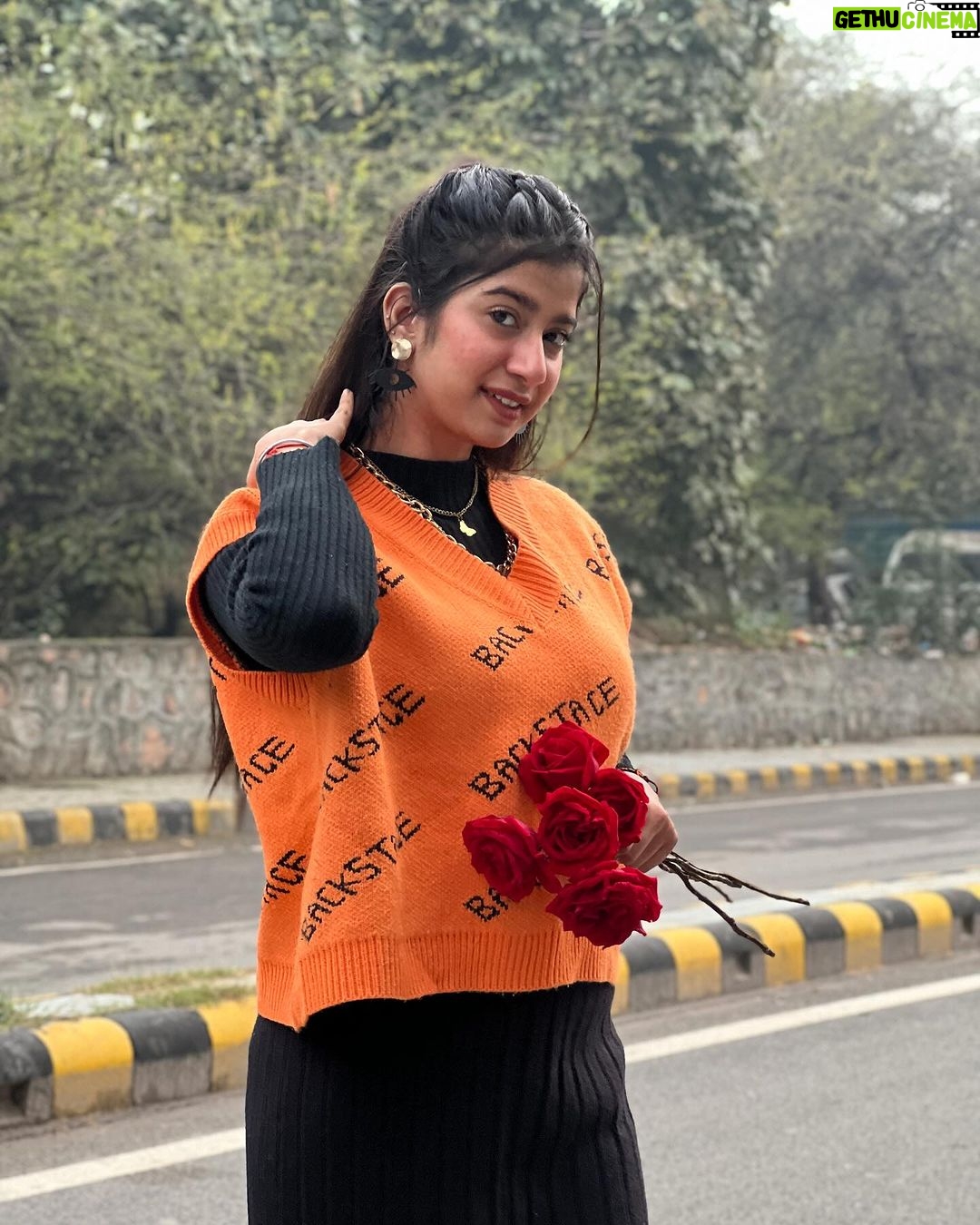 Divya Sharma Instagram - ๐๐ก๐ฎ๐ฅ๐ฅ๐๐ง ๐ญ๐จ๐ง ๐ฏ๐ข ๐ฌ๐จ๐ง๐ข๐ฒ๐ ๐ง๐ข ๐ญ๐๐ซ๐ ๐ฏ๐๐ฌ๐ญ๐,๐น ๐๐๐ซ๐๐ฒ๐๐ง ๐ญ๐จ๐ง ๐ฉ๐๐ก๐ฅ๐๐ง ๐ฉ๐ก๐ฎ๐ฅ ๐ฅ๐๐ข๐ค๐ ๐๐ ๐ ๐๐ฒ๐ #divyaofficial09 #diamondsofdivya Delhi, India