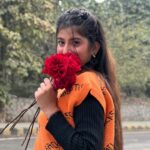 Divya Sharma Instagram – 𝐏𝐡𝐮𝐥𝐥𝐚𝐧 𝐭𝐨𝐧 𝐯𝐢 𝐬𝐨𝐧𝐢𝐲𝐞 𝐧𝐢 𝐭𝐞𝐫𝐞 𝐯𝐚𝐬𝐭𝐞,🌹
𝐒𝐚𝐫𝐞𝐲𝐚𝐧 𝐭𝐨𝐧 𝐩𝐞𝐡𝐥𝐚𝐧 𝐩𝐡𝐮𝐥 𝐥𝐚𝐢𝐤𝐞 𝐚𝐚 𝐠𝐚𝐲𝐚
#divyaofficial09 
#diamondsofdivya Delhi, India