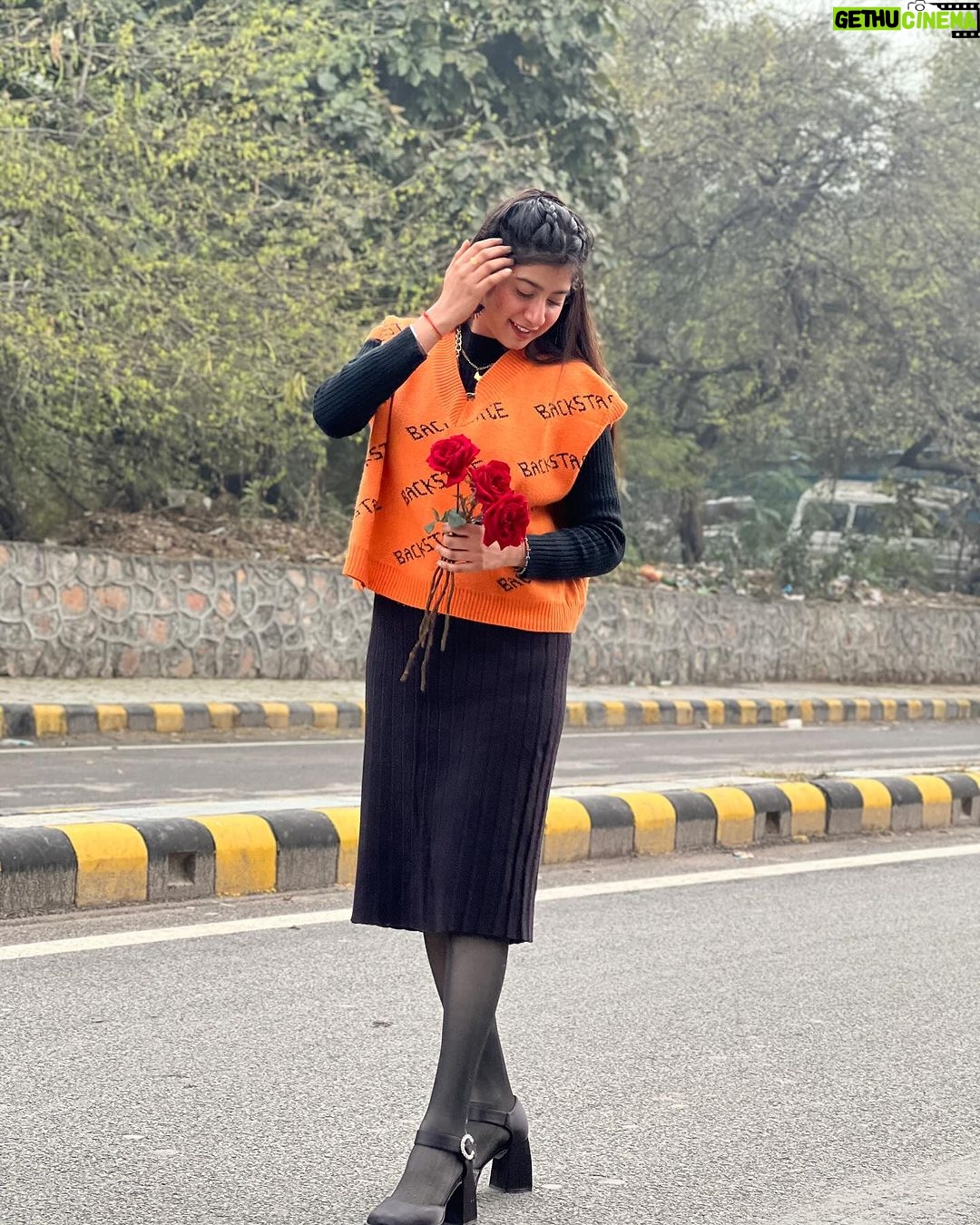 Divya Sharma Instagram - ๐๐ก๐ฎ๐ฅ๐ฅ๐๐ง ๐ญ๐จ๐ง ๐ฏ๐ข ๐ฌ๐จ๐ง๐ข๐ฒ๐ ๐ง๐ข ๐ญ๐๐ซ๐ ๐ฏ๐๐ฌ๐ญ๐,๐น ๐๐๐ซ๐๐ฒ๐๐ง ๐ญ๐จ๐ง ๐ฉ๐๐ก๐ฅ๐๐ง ๐ฉ๐ก๐ฎ๐ฅ ๐ฅ๐๐ข๐ค๐ ๐๐ ๐ ๐๐ฒ๐ #divyaofficial09 #diamondsofdivya Delhi, India