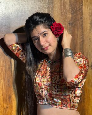 Divya Sharma Instagram - 𝙄𝙣𝙣 𝙙𝙤𝙣𝙤 𝙠𝙚 𝙡𝙤𝙫𝙚 𝙢𝙚𝙞𝙣 𝙙𝙪𝙣𝙞𝙮𝙖 𝙠𝙖 𝙠𝙮𝙖 𝙠𝙖𝙖𝙢🌹❤️‍🔥
#divyaofficial09 
#diamondsofdivya